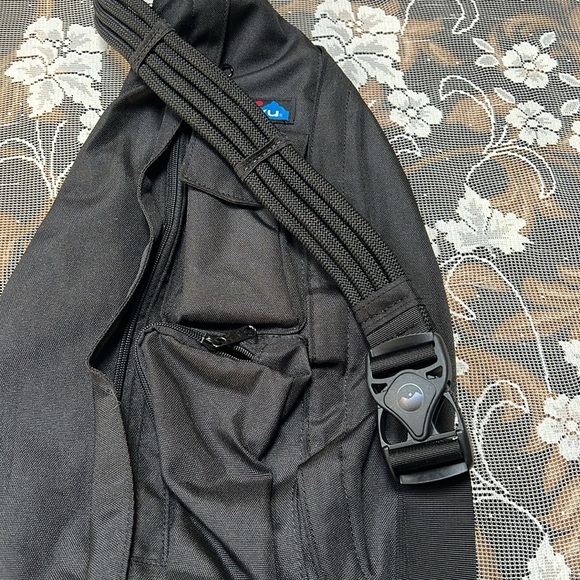 Kavu Black Sling Bag - Picture 6 of 8
